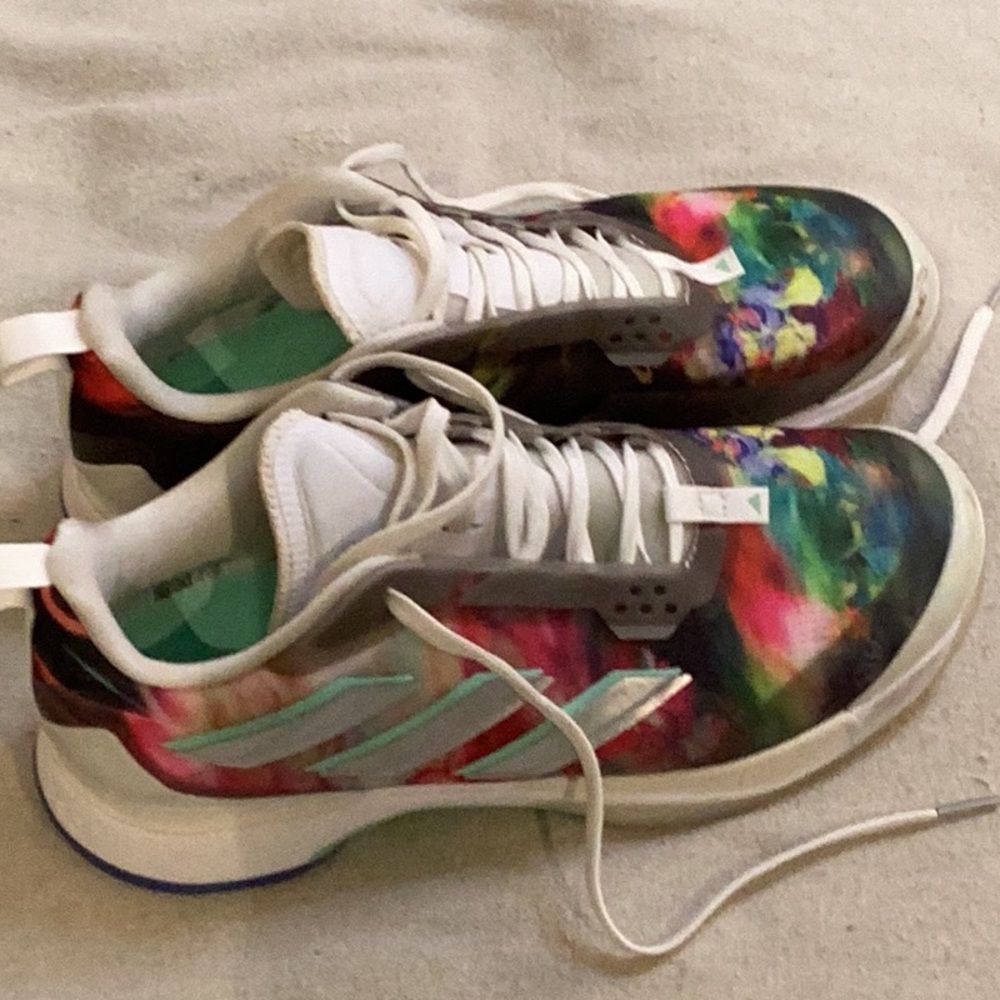 Adidas Avacourt Court Shoes Womens Size 9.5 in Multicolor/White EUC